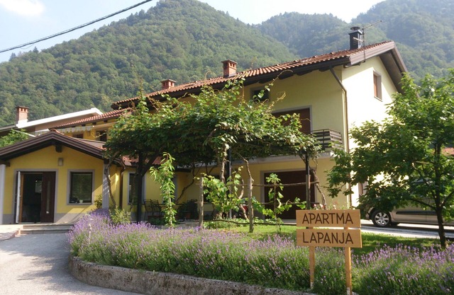 Apartment Lapanja with four rooms, for up to seven people