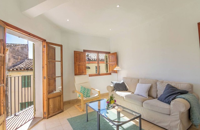 Apartment 'Maca Sol' with Private Terrace, Wi-Fi and Air Conditioning