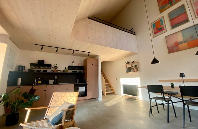 Apartment 'Noir' with Mountain View, Balcony and Wi-Fi
