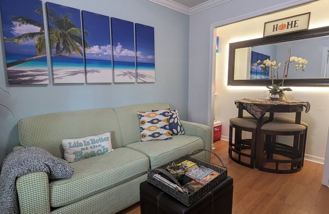 Apartment secluded nWi-Fi & Parking Free Private Patio Pet-Friendly