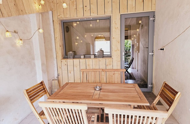 Apartment - shaded terrace