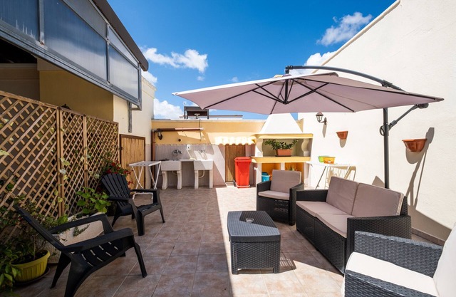 Apartment Sole 2 with Shared Terrace, A/C & Wi-Fi