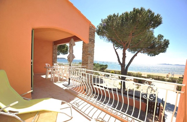 Apartment T2 * 4 pers. 10m from the BEACH with SEA VIEW & HEATED POOL (4)
