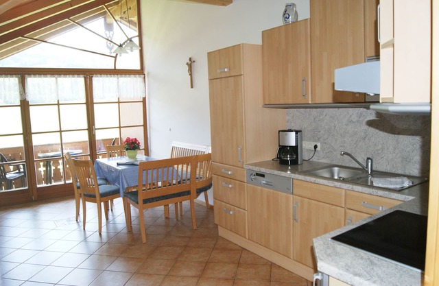 Apartment up to 4 people- Wendelstein- 65 sqm, 2 bedrooms, kitchen, satellite TV, balcony, private entrance, non-smoking