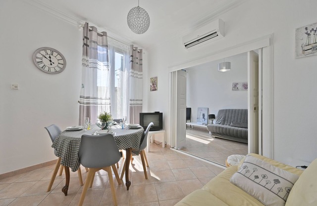 Apartment with lovely view of park 5 minutes from the center on foot