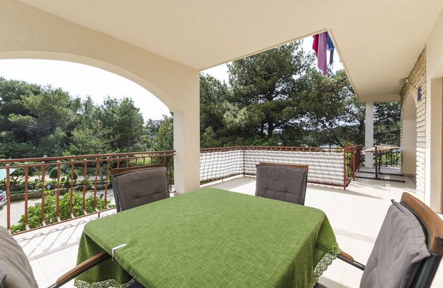 Apartments Davor (21221-A2) - Jadrtovac