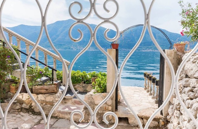 Apartments Mir i dobro (93491-A1) - Kotor
