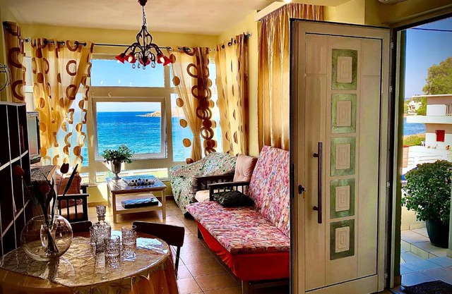 Aphrodite beach, boutique apartment at Kalamaki
