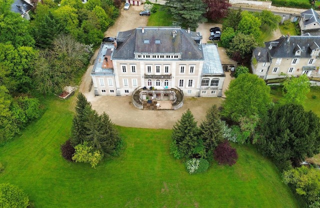 Appartement au rez de Jardin D'un Chateau au Milieu D'un Parc à 15mn de Dijon
