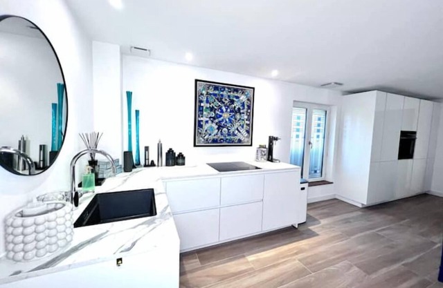 Appartement de 70m2 Avec Balnéo, Clim, Terrasse, et Parking Sous Terrain