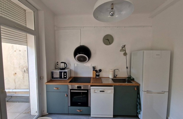 Appartement T3 Chez L'habitant Climatisé Avec Terrasse, à 15 min de la Canebière