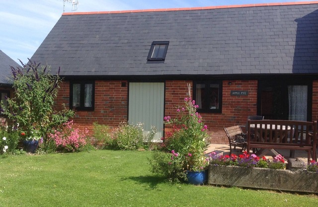 Apple Pye - Converted Barn In An Attractive Courtyard On Our Family Stockfarm