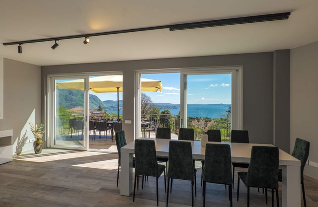Approx. 190 m² 6-room house unit with terrace and whirlpool