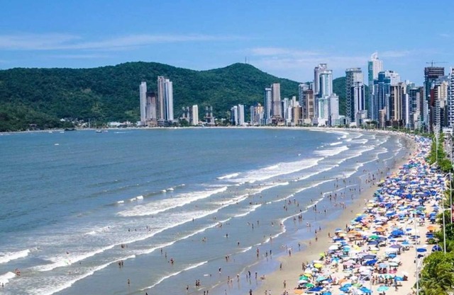 Apto 2 qtos - acesso exclusivo á praia, 30mts