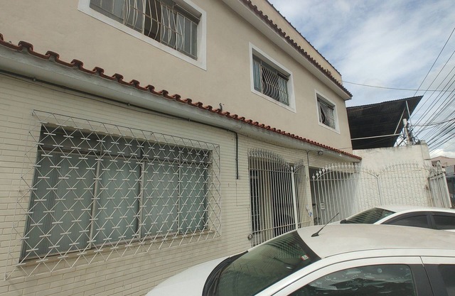 Apto(3) mt bem localizado, simples mas com tudo