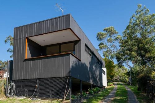 Architecturally Designed Nature Lovers Delight