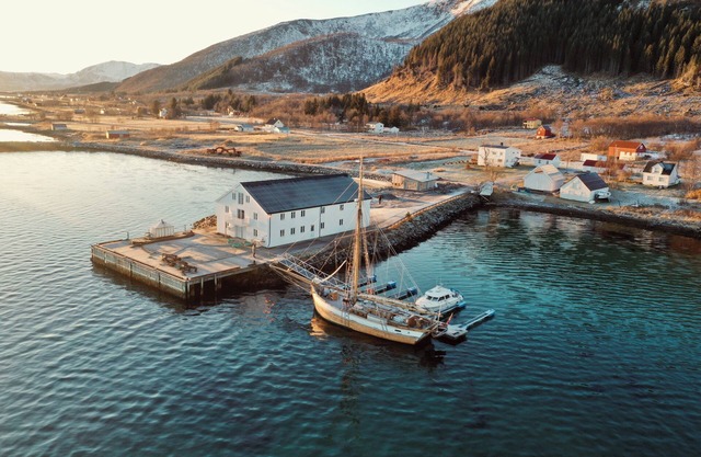 Arctic Ocean Lodge