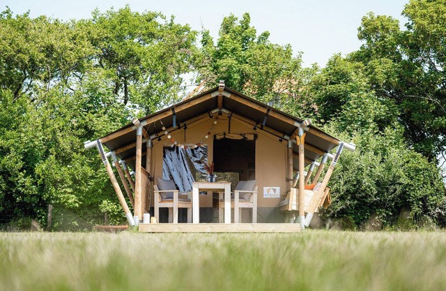 Are you ready for a mini escape? Want to get away from it all without going too far from home? Book your own Bell tent now!