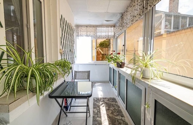 Aristocratic 2bdrm Top Center Apartment