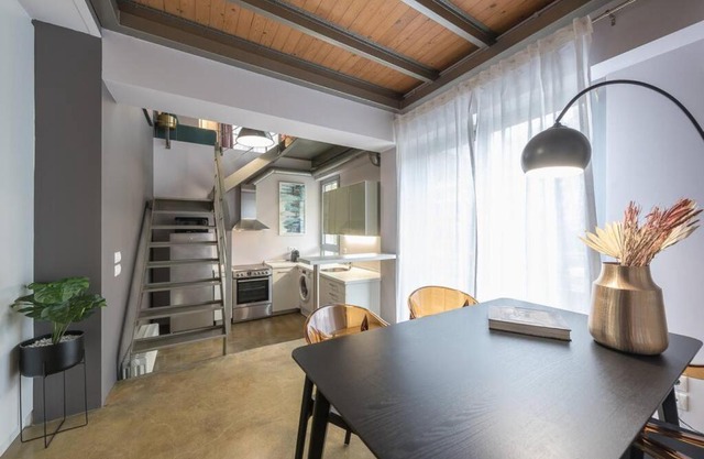 Artsy Urban Loft in Athens