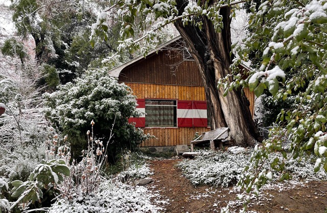 at 1400 meters alpine cabin 40 mins from the slopes and 1 hour 30 from santiago