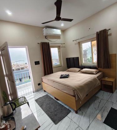 Athalia Residency by Moon Stay