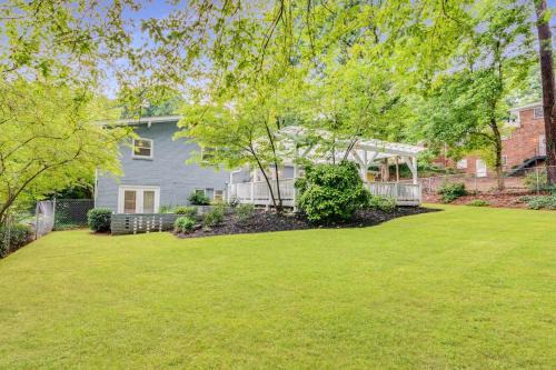 Atlanta's Luxe 6-Bedroom Haven