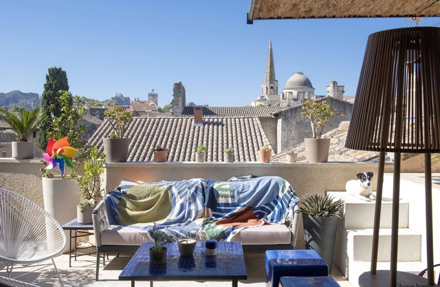 Atypical house in the heart of the village