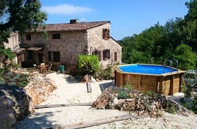 Authentic charming house in a quiet wooded park.