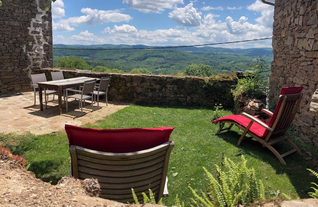 Authentic house in a small village, Nord-Aveyron, Aubrac, Le Lot