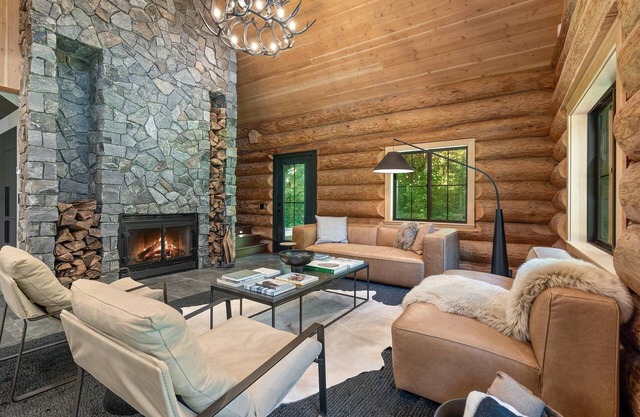 Avlägsen Chalet: Modern Scandinavian Retreat w/Hot Tub near Mt. Baker Ski Area