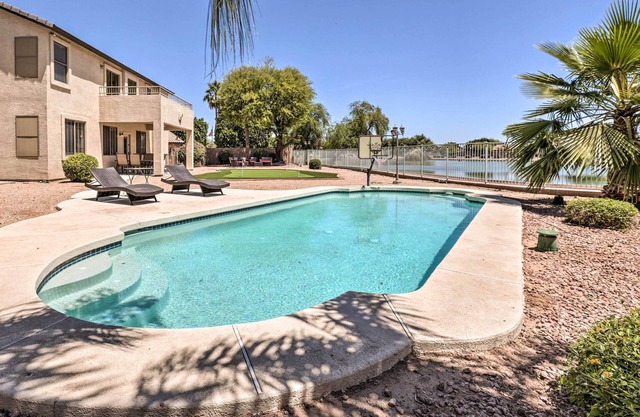 Avondale Abode: Pool, Lake Views & On-Site Fishing