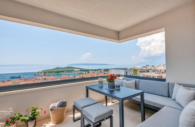 Awesome apartment in Makarska with WiFi