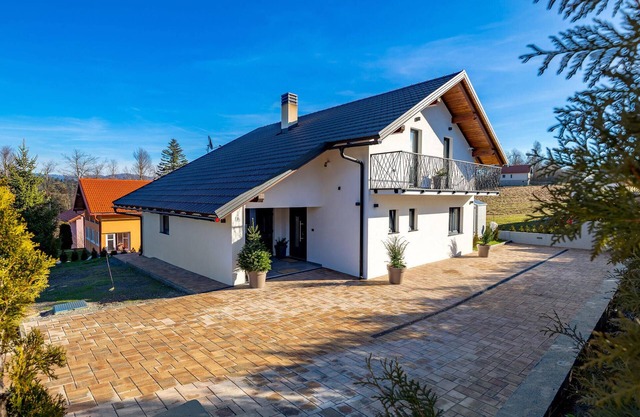 Awesome home in Benkovac Fuzinski