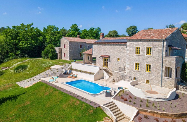 Awesome home in Brajkovici with sauna