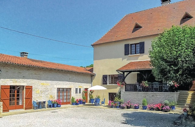 Awesome home in Gabillou with WiFi