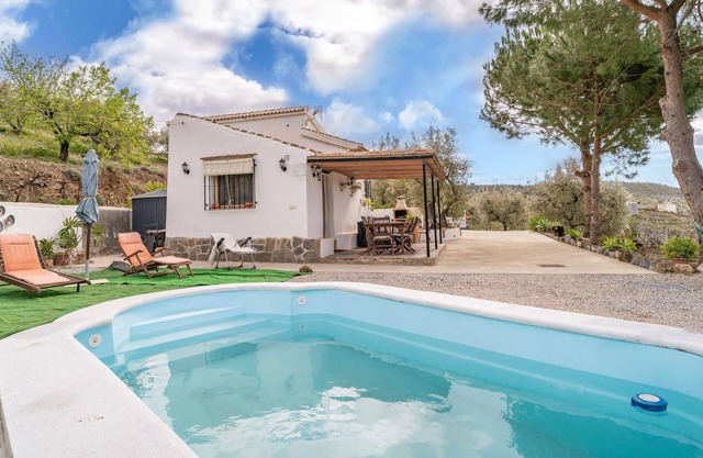 Awesome home in Sedella