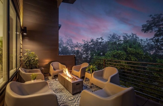 Azul - An Atomic Ridge Home