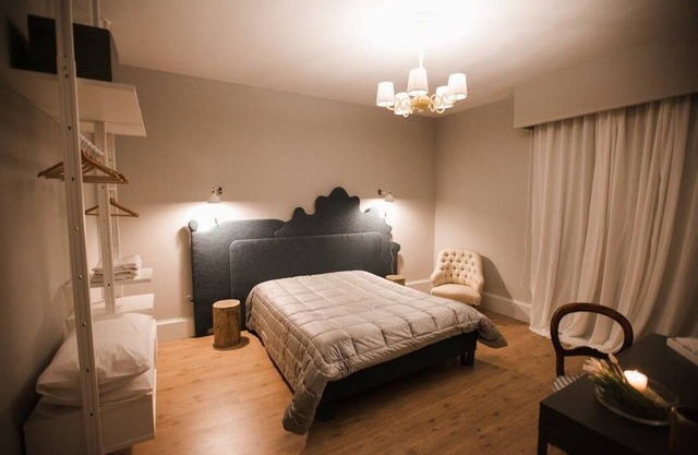 B&B Assteas with two double bedrooms and a shared bathroom