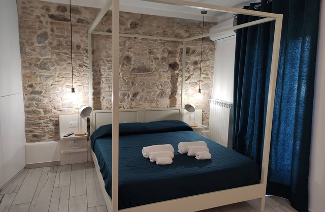 B & b Badolato Gallery-the art of the seaside village