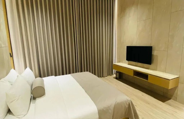Baithans Furnished Apartments - One Bedroom Apartment - Balcony