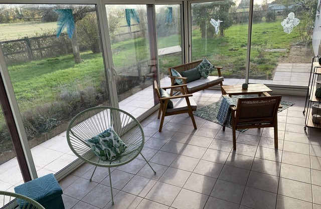 Balneo et Piscine Dans Villa Avec Véranda et Garage