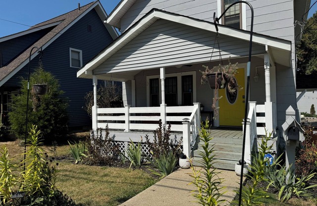 Baltimore Ohio Home with hot tub & sauna