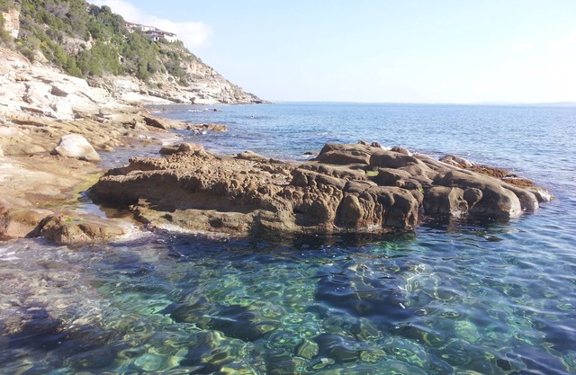 Bastidon in luxury residence closed with direct access to the sea