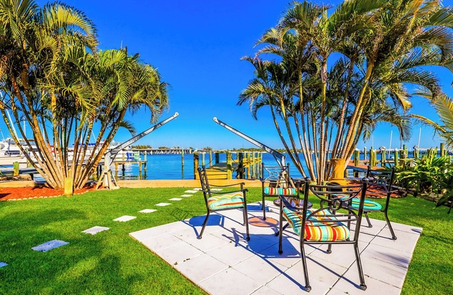 Bayfront home with Private dock near Famous Bridge Street - Seaside Serenity