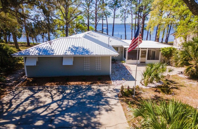Bayfront Property/Ocean Views/Boat Dock/Kayak/Large Parking/Dog Friendly