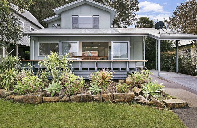 Bayside Beauty by HolidayCo.