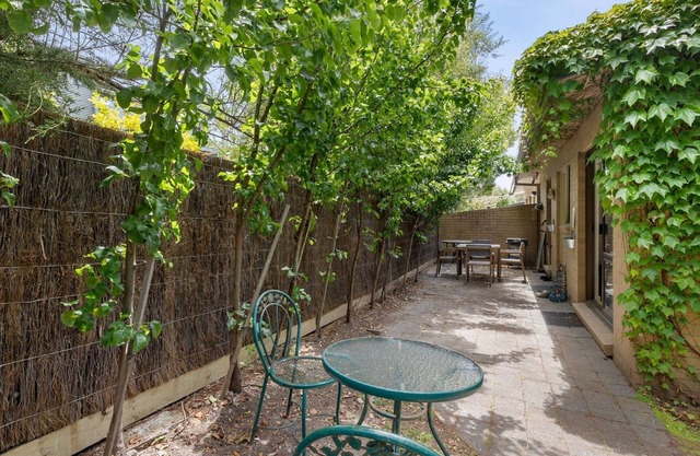 Bayview Number Four - Pet Friendly With Secure Yard