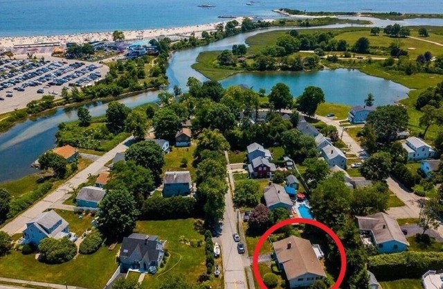 BEACH RETREAT: Walk to Beaches! Family Fun @ Mystic, Acquarium, Seaport + USCGA!