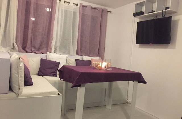 Beach Side Petite Apartment, a place to set your clock at BEACH Time!